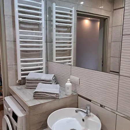 Nowoczesny Z Duzym Tarasem, 2