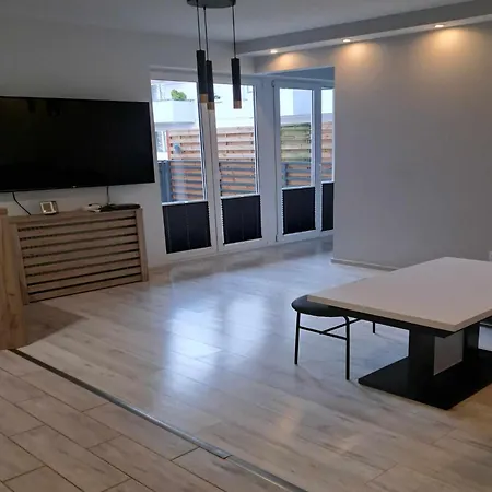 Nowoczesny Z Duzym Tarasem, 2 シュチェチネク