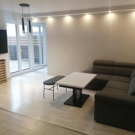 Nowoczesny Z Duzym Tarasem, 2